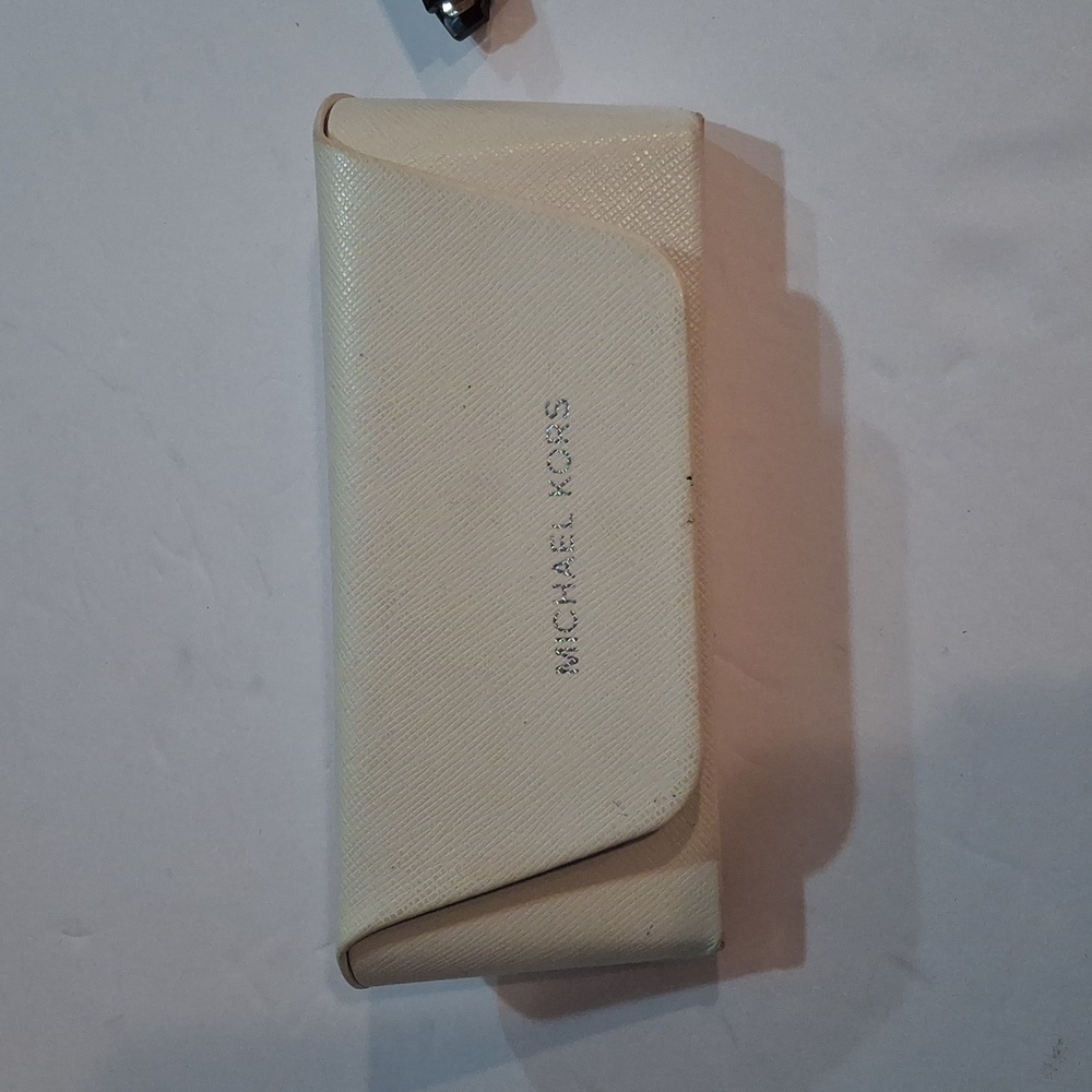 Michael Kors Frames/Case - image 8